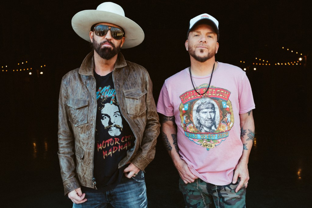 PLATINUM-SELLING DUO LOCASH KEEP THE PARTY GOING WITH LET THE COUNTRY MUSIC PLAY&nbsp;TOUR